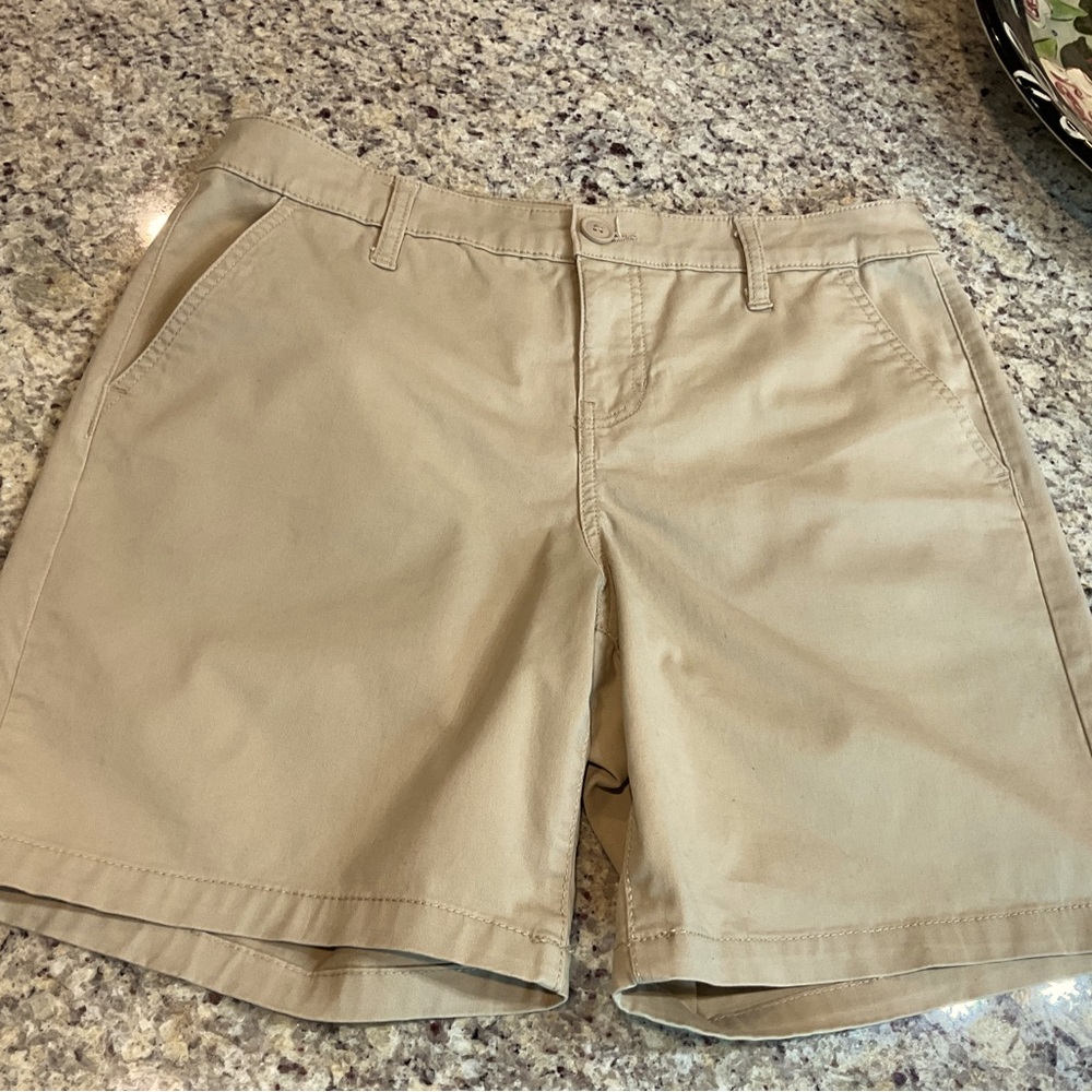 St. John’s Bay khaki shorts Sz 4